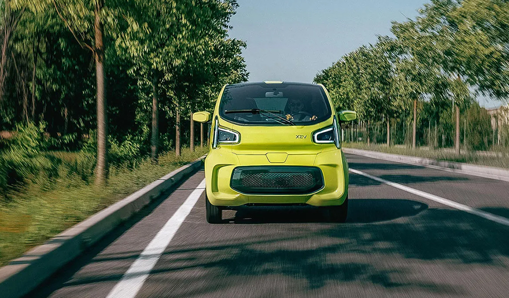 XEV YOYO: Personalizza la tua guida con stile e innovazione!