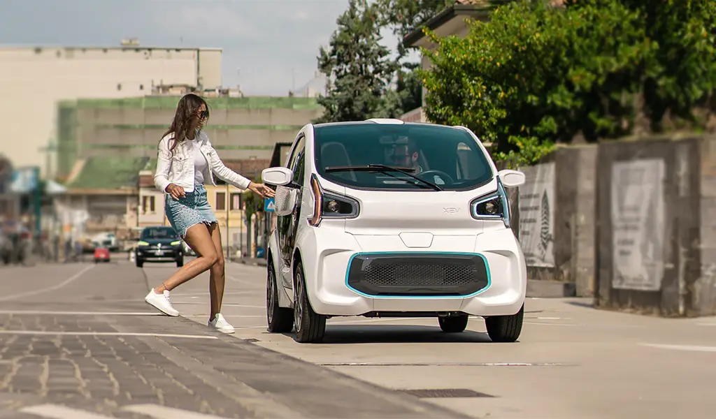 XEV YOYO: 5 vantaggi che la rendono la city-car elettrica più smart a Torino